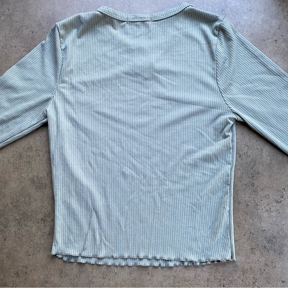 3 for $40 ✨ Embroidered Butterfly Long Sleeve Lettuce Hem Baby Tee - Picture 7 of 7